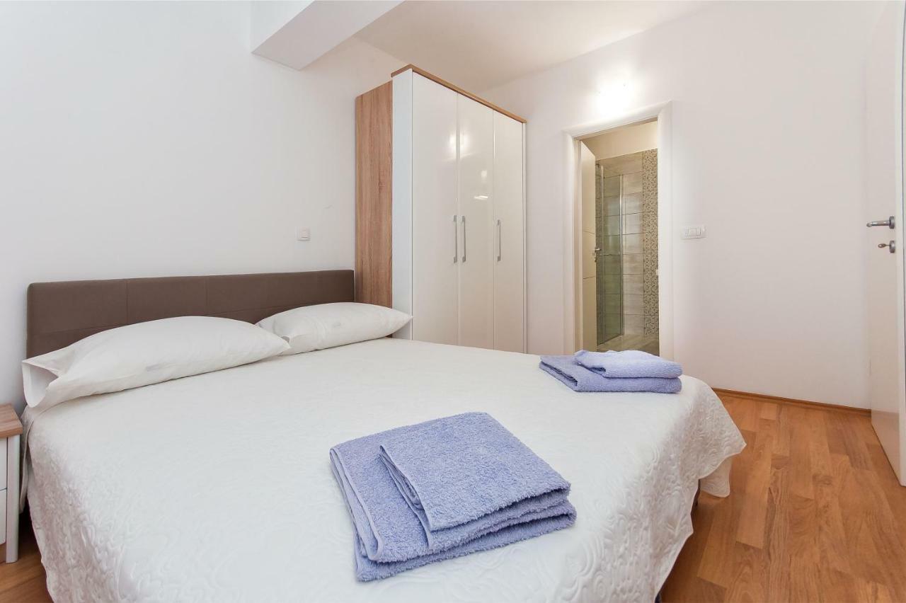 Apartman Mira- Omis Bagian luar foto
