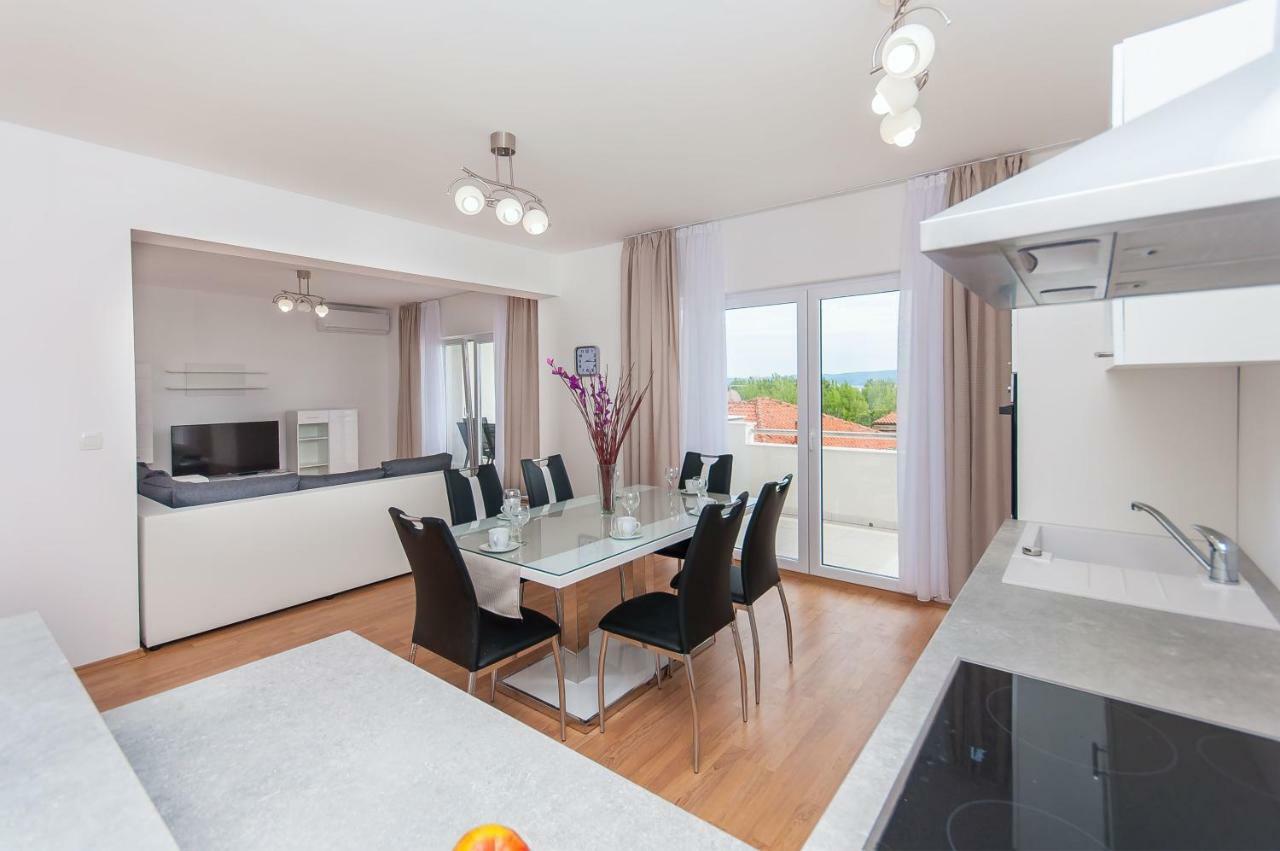 Apartman Mira- Omis Bagian luar foto